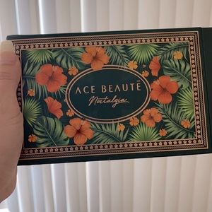 Make up pallet with beautiful colors 😍